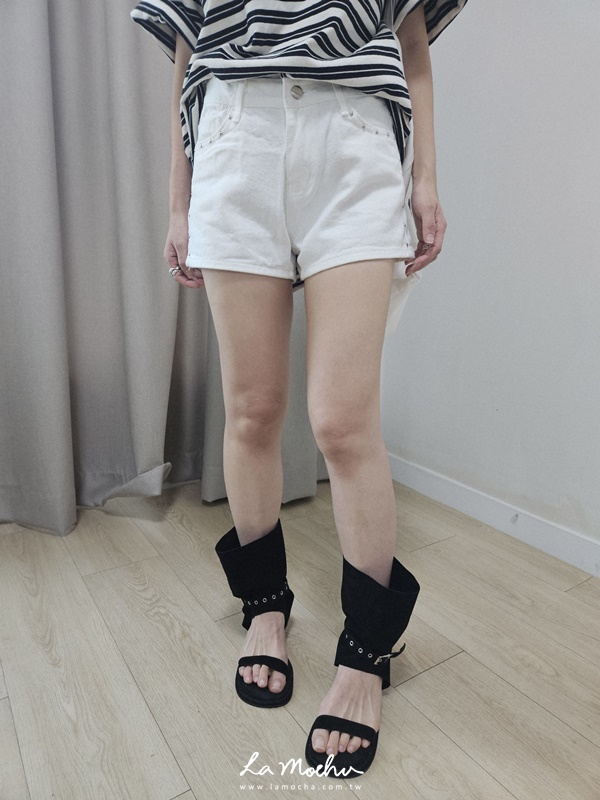 滾邊鉚釘牛仔短褲
